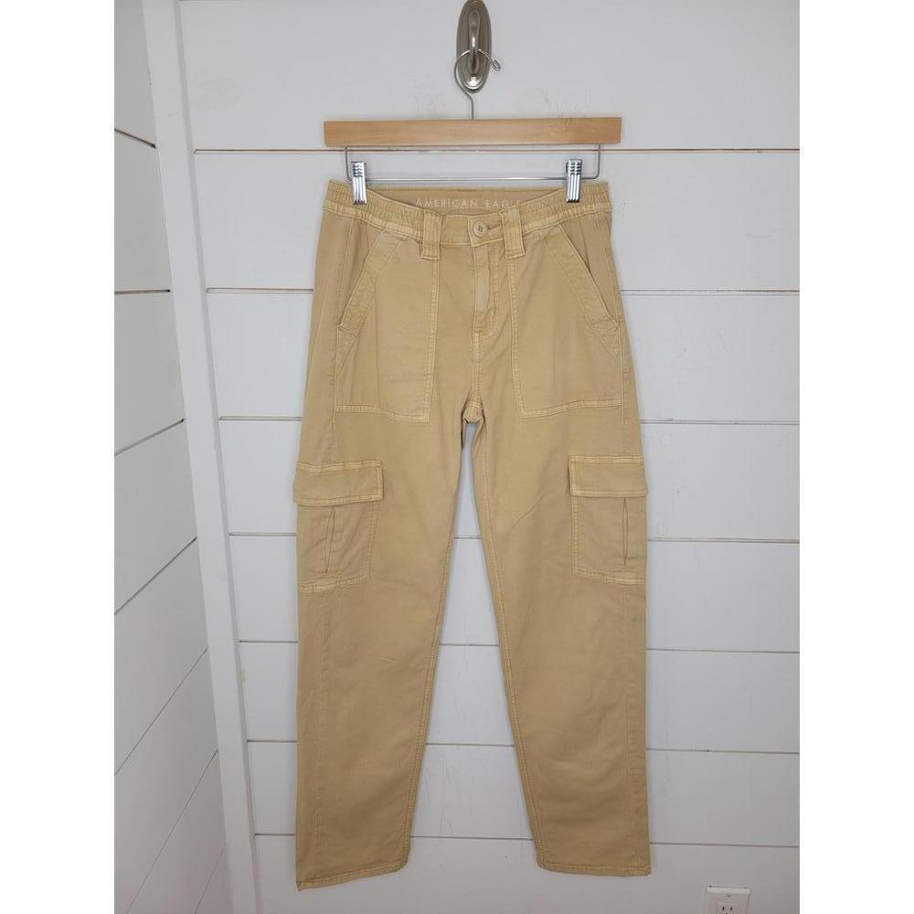 American Eagle Outfitters size 2 tan khaki cargo pants. Great for gardening!